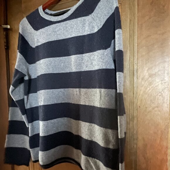 Bundle of Vintage Cotton, Wool Blend Pullover Sweaters, L. Excellent Concition. - Picture 3 of 16